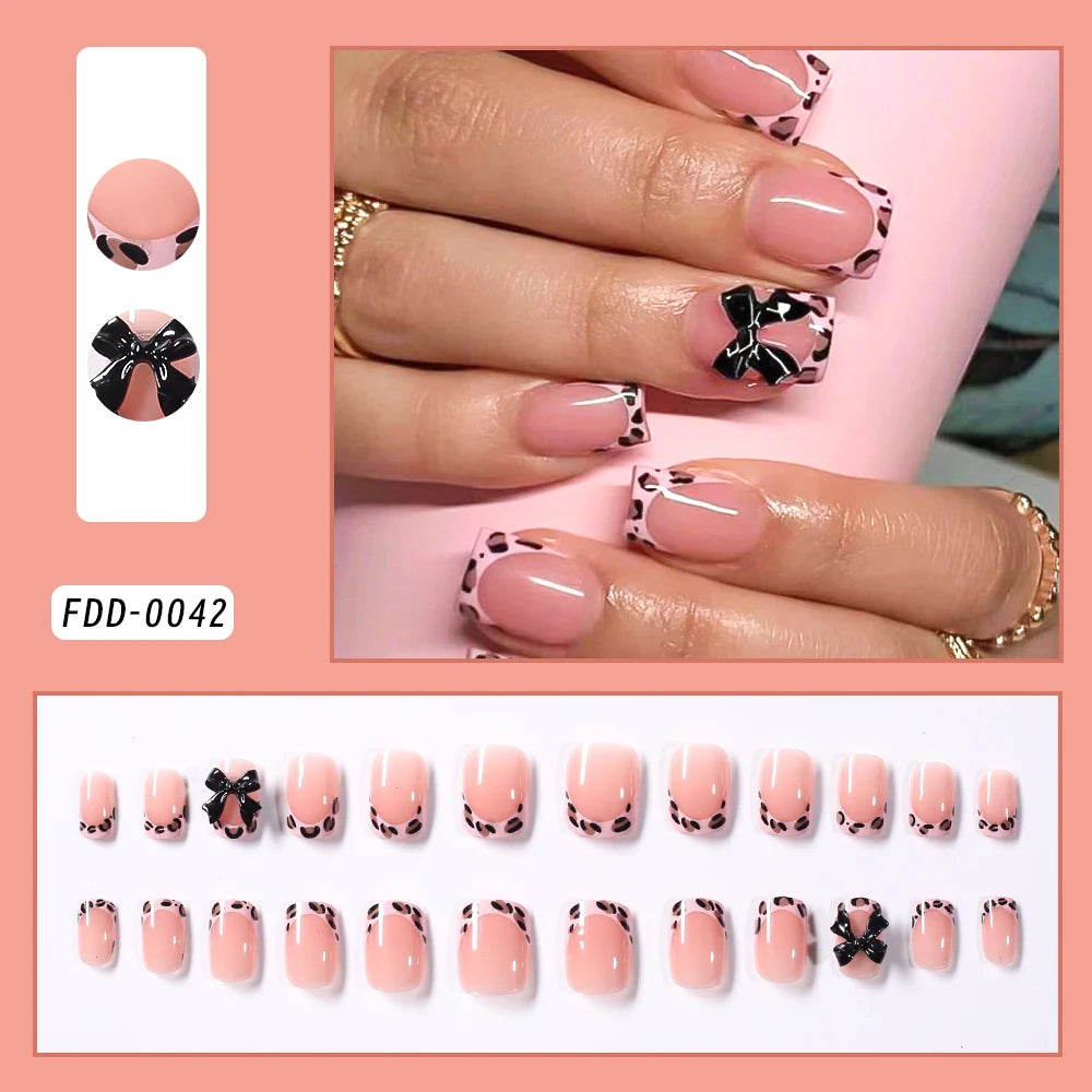Faux ongles français imprimé léopard rose, 24 pièces, tête carrée courte, nœud papillon noir 3D, couverture complète en acrylique, à pression