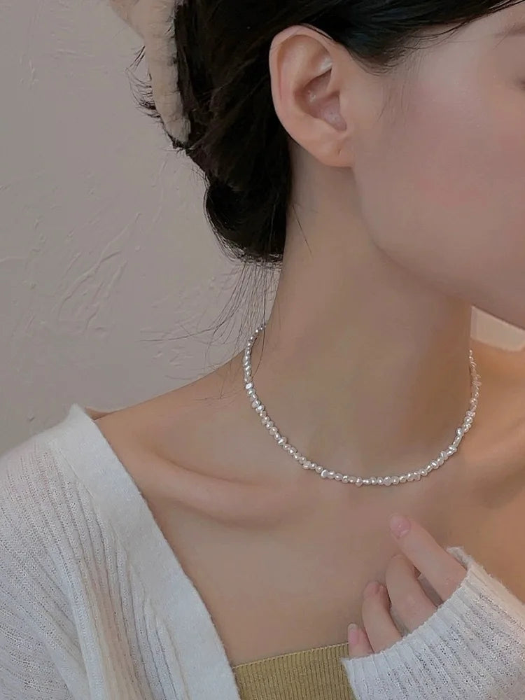 Korean version of Baroque retro irregular pearl collarbone chain~ French high-end sense niche girl style versatile neck jewelry