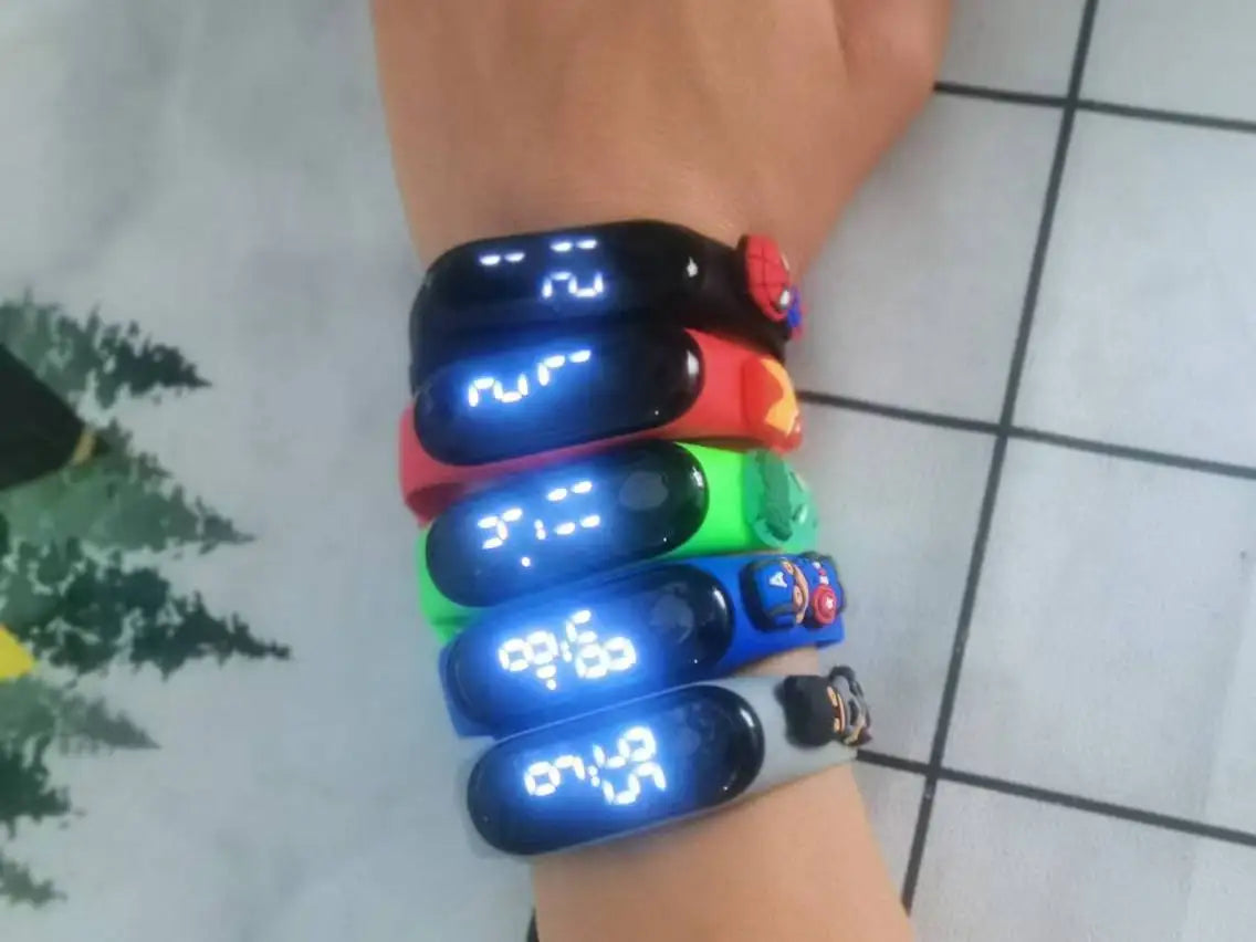 Montre étanche Marvel pour enfants, montres de dessin animé, affichage LED, électronique, numérique, cadeau de vacances, mode
