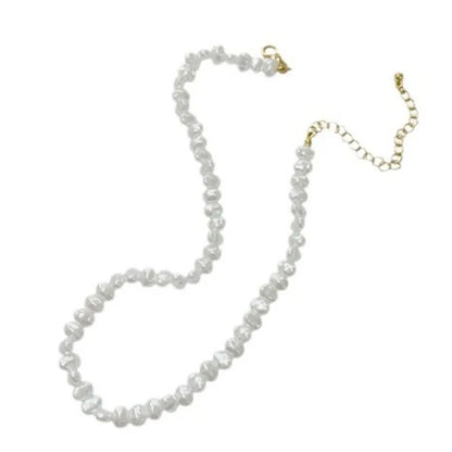 Korean version of Baroque retro irregular pearl collarbone chain~ French high-end sense niche girl style versatile neck jewelry