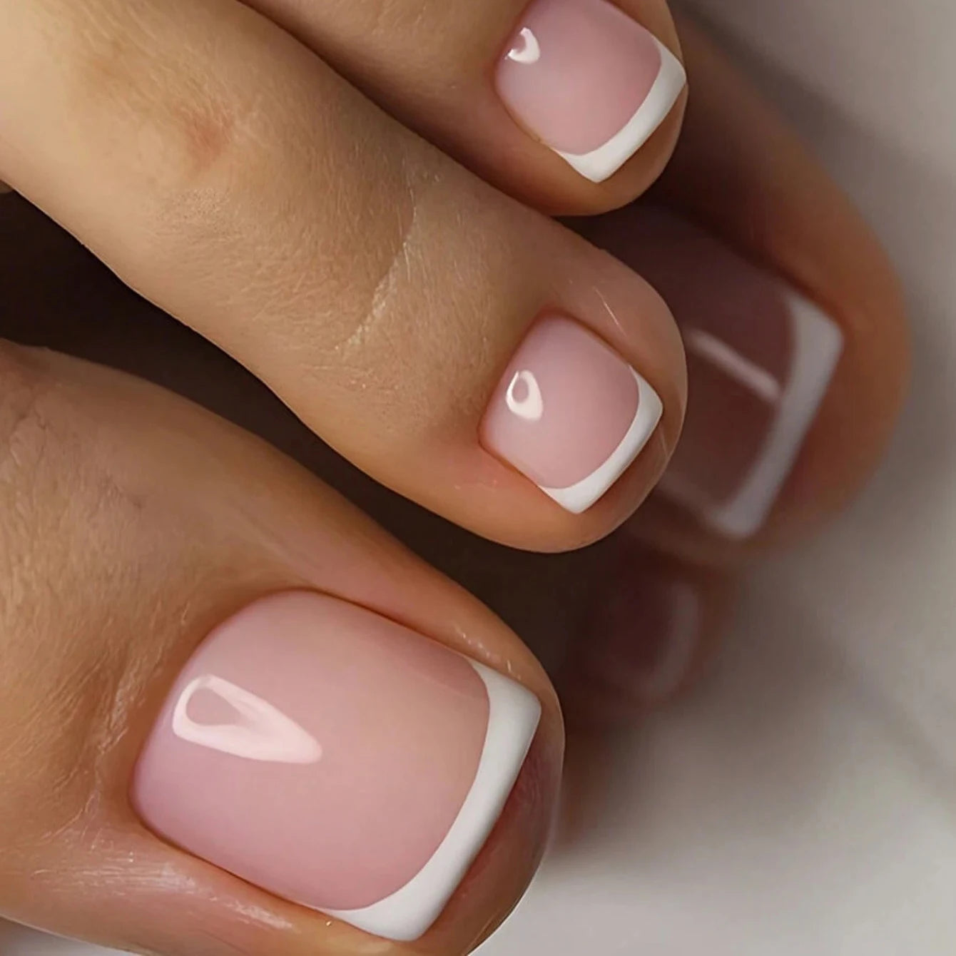 24 pièces/ensemble faux ongles carrés courts pour femmes mignon mariée coeur blanc français conseils faux ongles y2k presse sur faux ongles fournitures