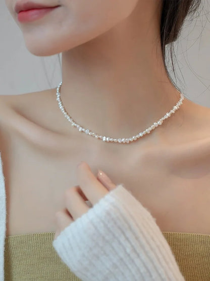 Korean version of Baroque retro irregular pearl collarbone chain~ French high-end sense niche girl style versatile neck jewelry